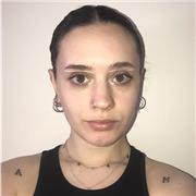 Doy clases que se adaptan al nivel de cada persona. Soy muy paciente e intento asegurarme de haber explicado bien mis conocimientos.